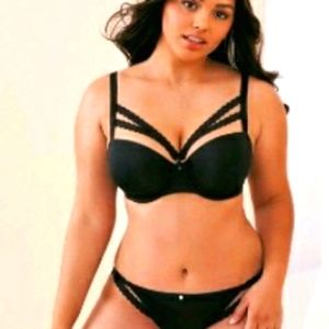 Adore Me Women's Plus Black Set Multiple Straps 42D